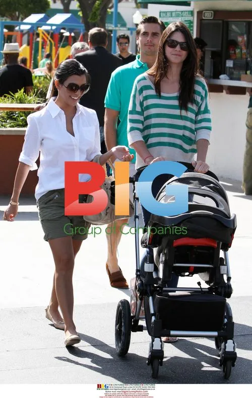Kourtney Kardashian Shopping in Malibu