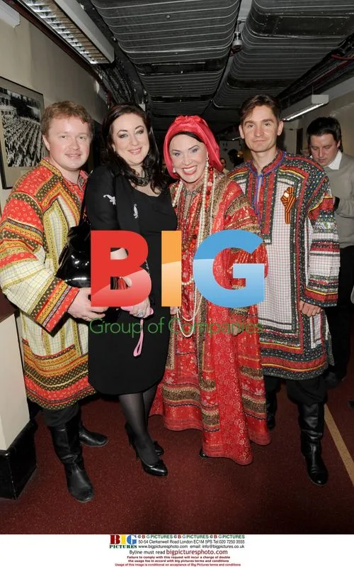 Nadezhda Babkina and Tamara Gverdsiteli at VE Day Gala