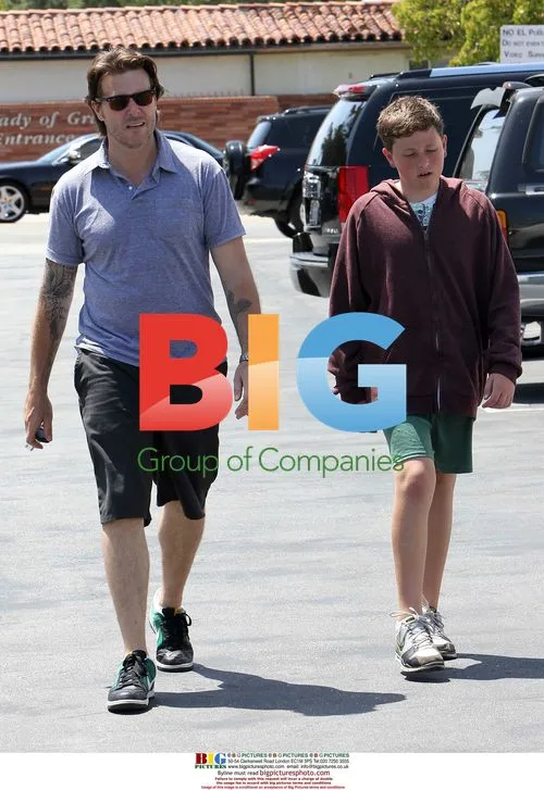 Dean McDermott and Son Run Errands