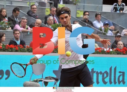 Roger Federer beats Benjamin Becker in Madrid