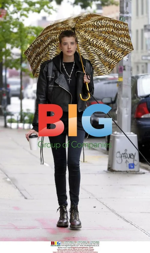 Agyness Deyn Shopping in NYC