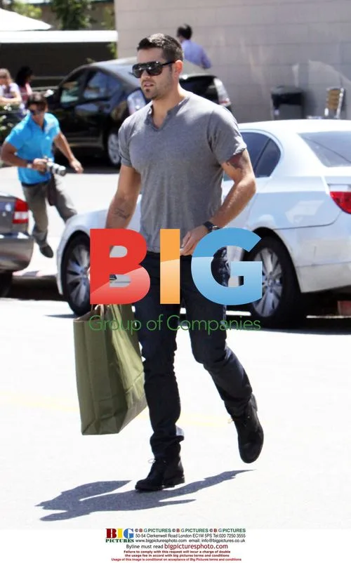 Jesse Metcalfe Shopping in West Hollywood