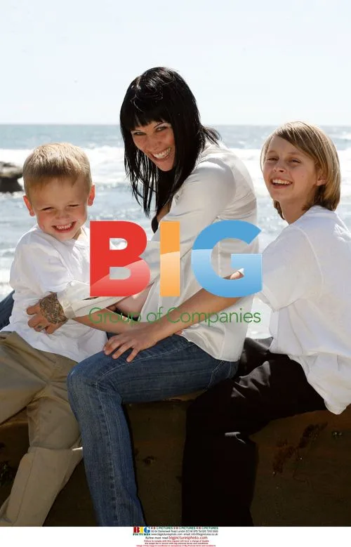 Jesse James\' alleged mistress with sons