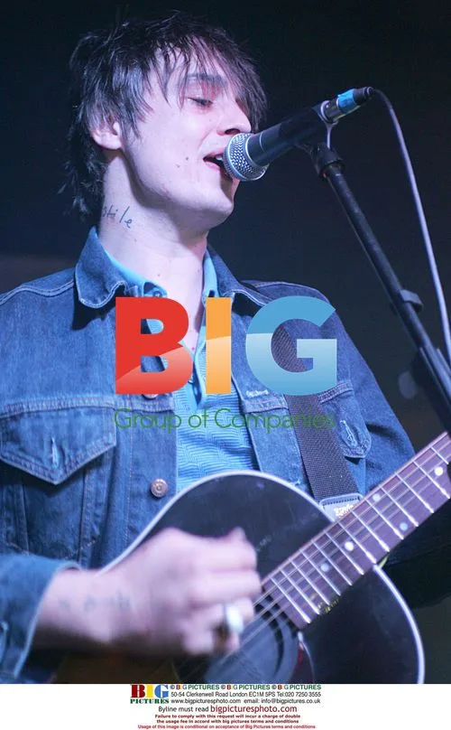 Pete Doherty Performs in Darlington