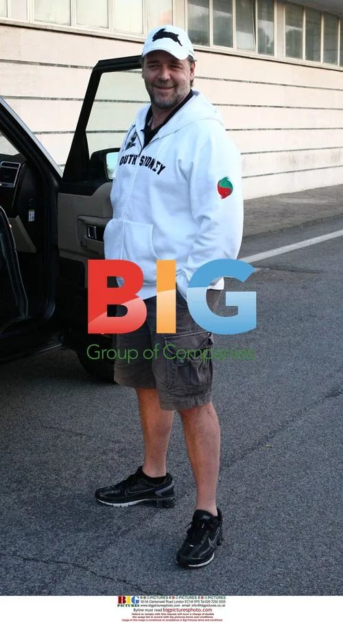 Russell Crowe Arrives in Rome for Concert