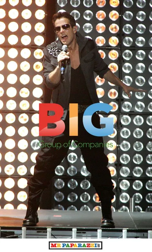 Joey McIntyre with New Kids on the Block Performs