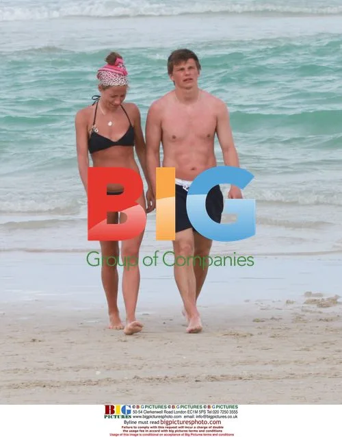 Andrei Arshavin and wife at beach