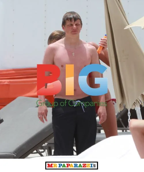 Andrei Arshavin and Wife Vacation in Miami