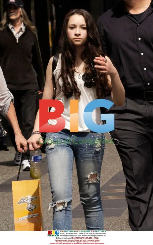 Twilight Stars Cameron Bright and Jodelle Ferland Shopping