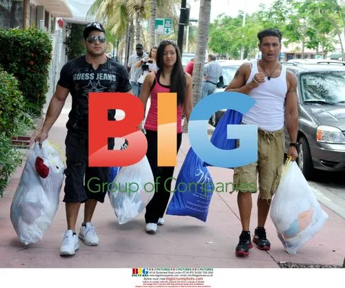 Jersey Shore Stars Doing Laundry in Miami