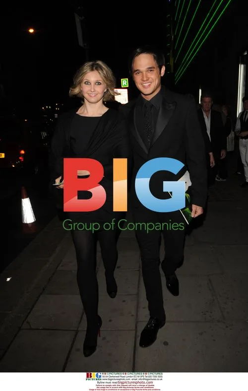 Gareth Gates and Suzanne leave 'Wicked' performance