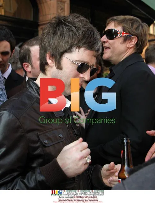 Noel Gallagher and Simon Le Bon at Audley Pub