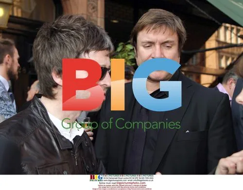 Noel Gallagher and Simon Le Bon at Audley Pub