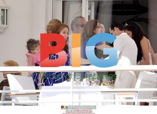 Jennifer Lopez Lunch with Family
