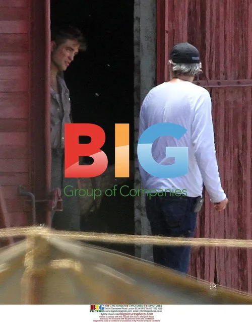 Robert Pattinson on 'Water For Elephants' Set
