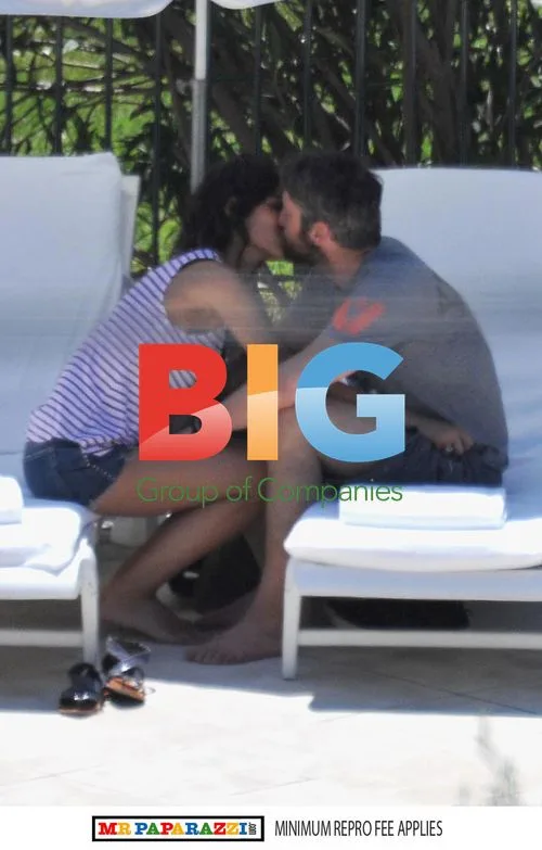 Gerard Butler and Laurie Cholewa Cozy Up in Paris