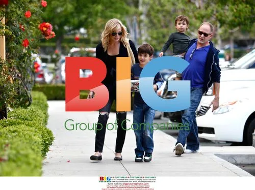 LeAnn Rimes out with Eddie Cibrian's sons