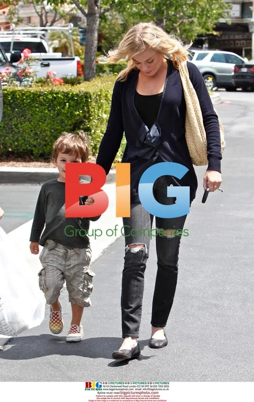 LeAnn Rimes takes Eddie Cibrian's sons to lunch and carnival