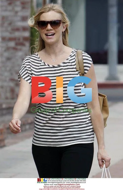 Amy Smart goes shopping at Diesel
