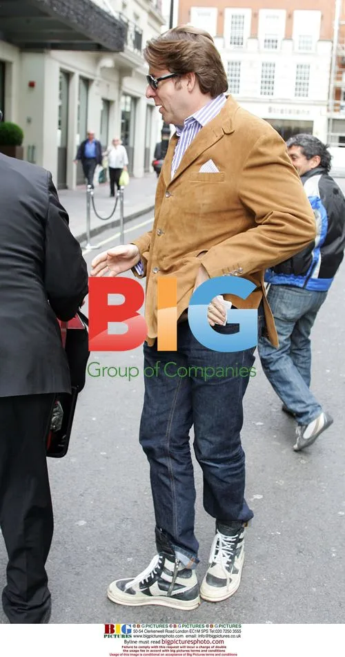Jonathan Ross Driving Car in London