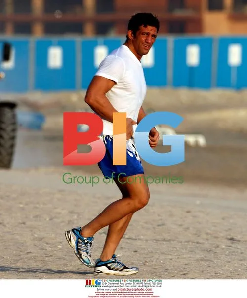 Alex Reid Training on Beach