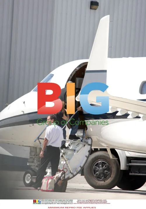 Dennis Hopper exits LA by private jet
