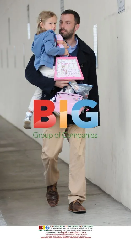 Ben Affleck takes daughter to school