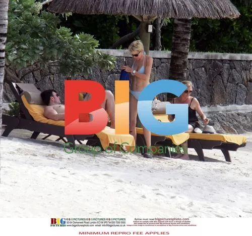 Heather Mills enjoys beach holiday