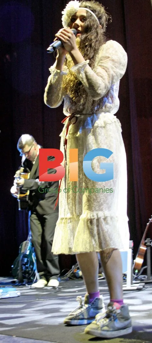 Eliza Doolittle Live on Stage