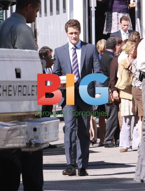Mathew Morrison on "Glee" set