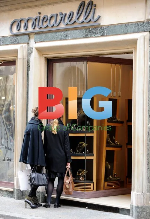 Simon Le Bon and family shopping in Rome