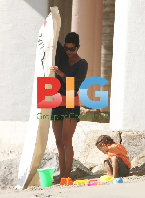 Halle Berry and Nahla on Malibu Beach