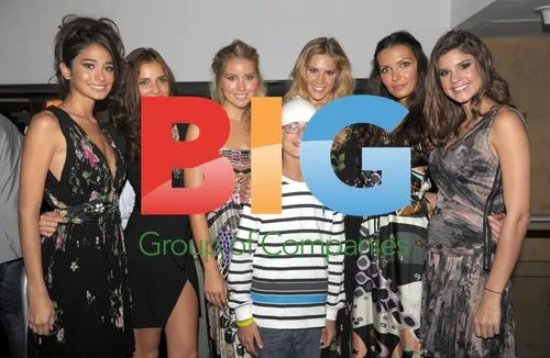 Cindy Taylor, Evelyn Lozada, and Lisa Pliner Host Charity Event