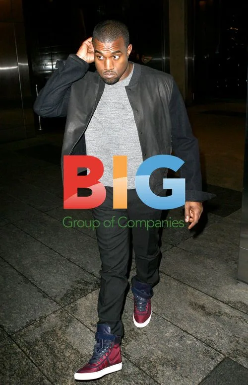 Kanye West outside Nobu in NYC