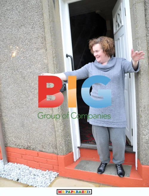Susan Boyle Plays with Fireworks