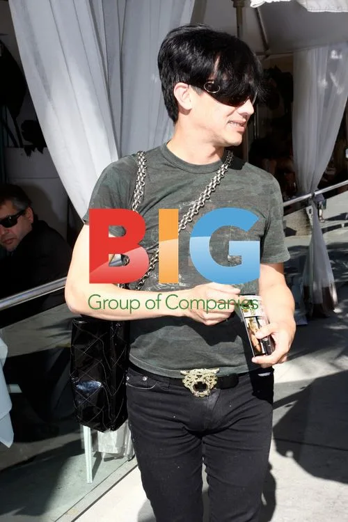 Bobby Trendy outside Villa Blanca