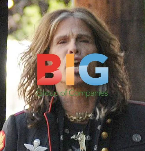 Steven Tyler Boards Limo in LA