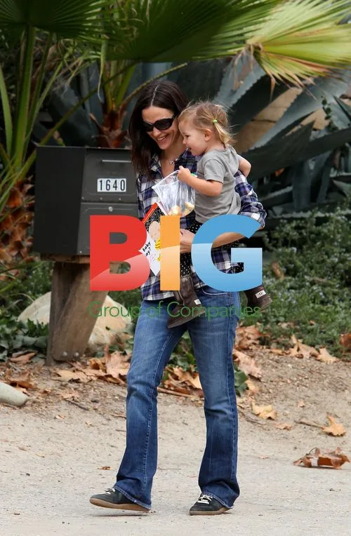 Jennifer Garner and Daughter Seraphina Shopping