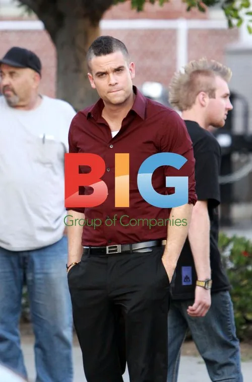 Mark Salling on Glee set