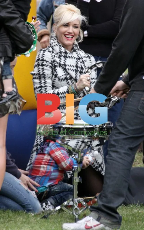 Gwen Stefani Drums with Kids