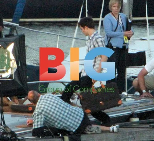 Robert Pattinson and Kristen Stewart filming Twilight