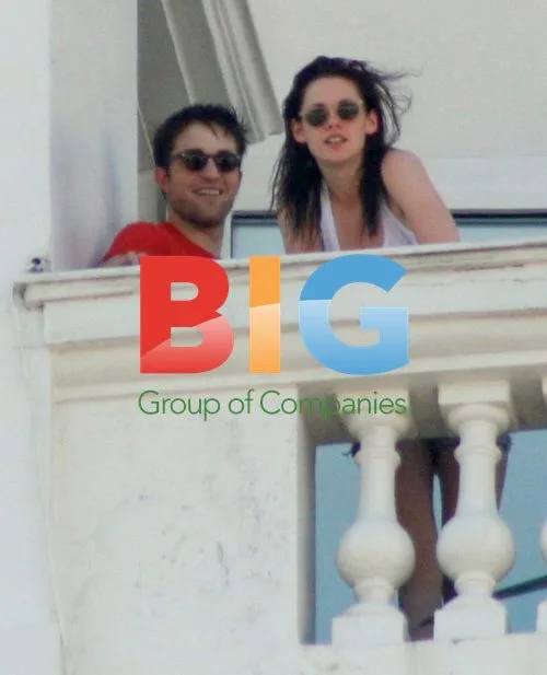 Robert Pattinson and Kristen Stewart in Rio