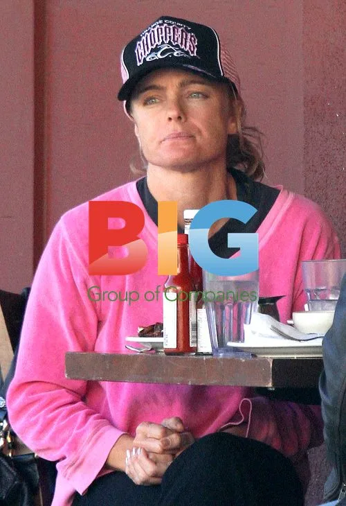 Erika Eleniak Lunches with Friend