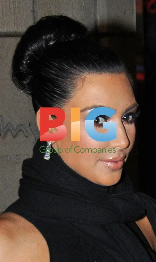 Kim Kardashian leaves NYC hotel