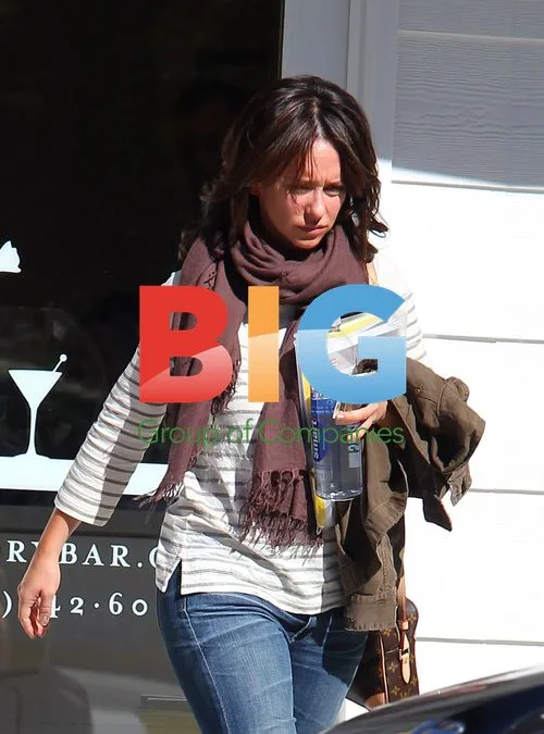 Jennifer Love Hewitt and Alex Beh Leaving Salon