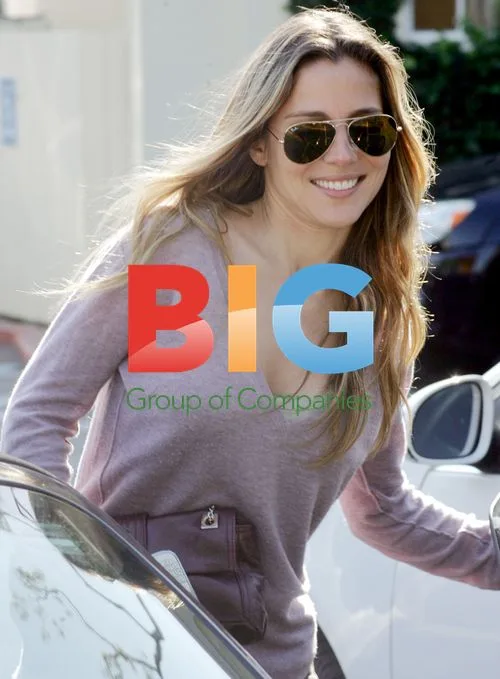 Elsa Pataky having lunch with Gustavo Cardozo
