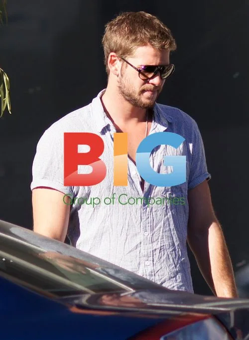 Liam Hemsworth at The Little Door Cafe