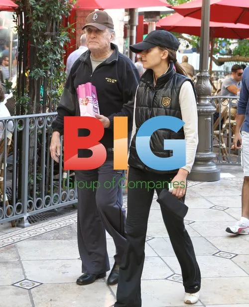 Robert Duvall eats popcorn at The Grove