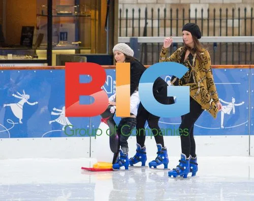 Danielle Lloyd and Jamie O'Hara Ice Skating