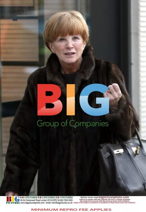 Anne Robinson Out Shopping in London